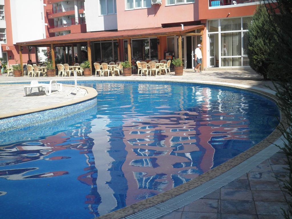 Private Apartments In Privilige Fort Beach Elenite Dış mekan fotoğraf