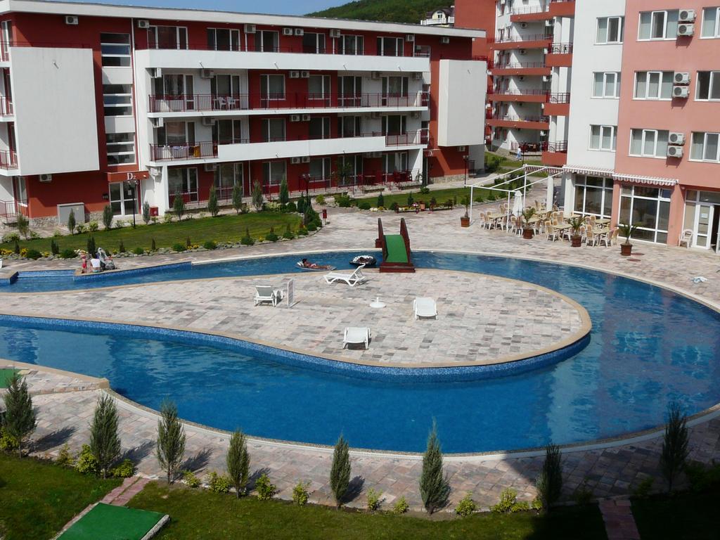 Private Apartments In Privilige Fort Beach Elenite Dış mekan fotoğraf