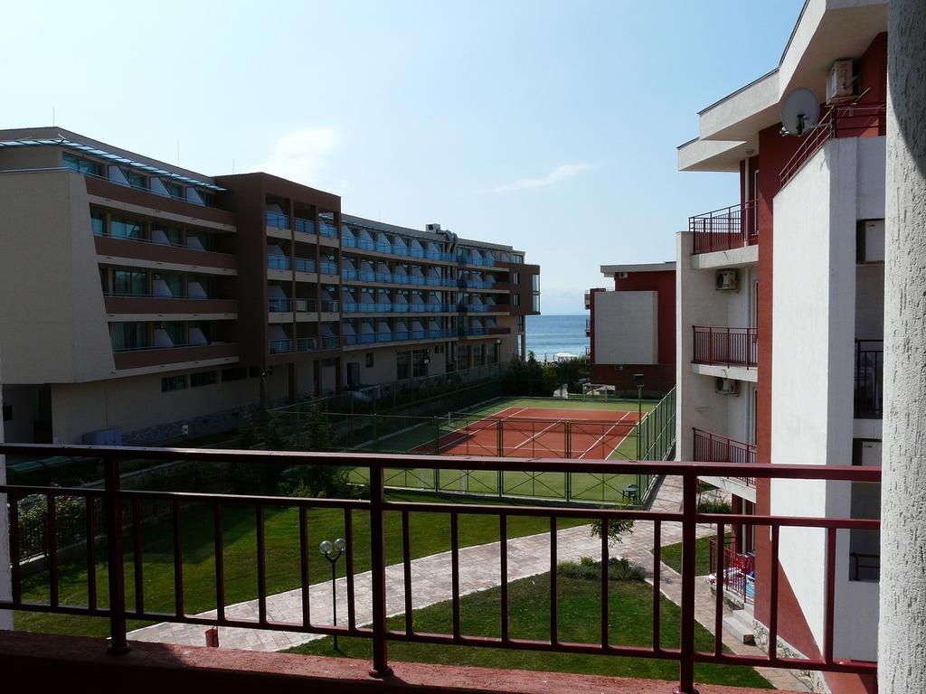 Private Apartments In Privilige Fort Beach Elenite Dış mekan fotoğraf
