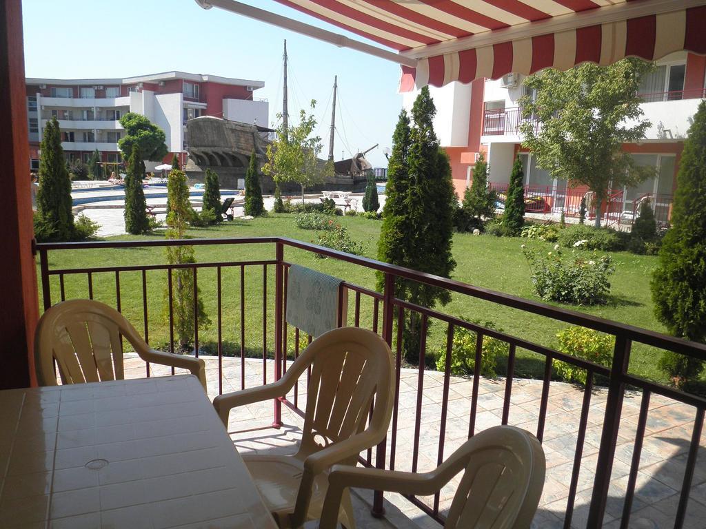 Private Apartments In Privilige Fort Beach Elenite Dış mekan fotoğraf