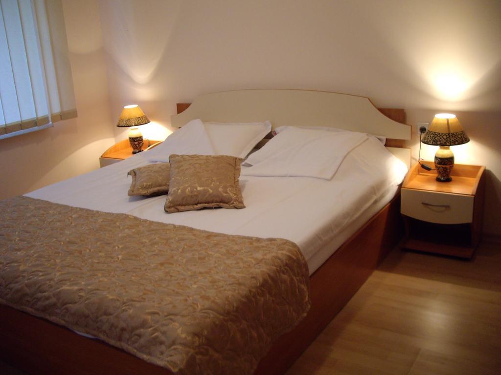 Private Apartments In Privilige Fort Beach Elenite Dış mekan fotoğraf