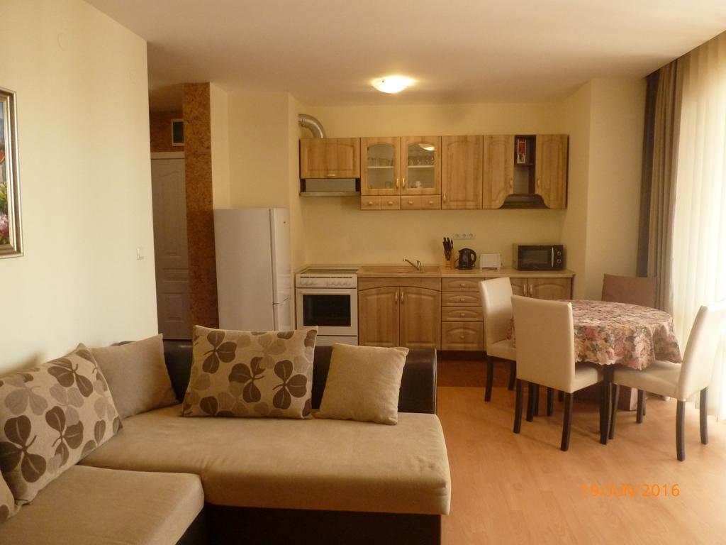 Private Apartments In Privilige Fort Beach Elenite Dış mekan fotoğraf